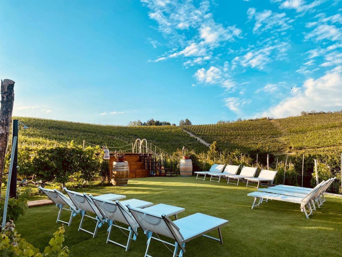 Madama Langa Country House Con Piscina Nelle Vigne Montelupo Albese Exterior photo