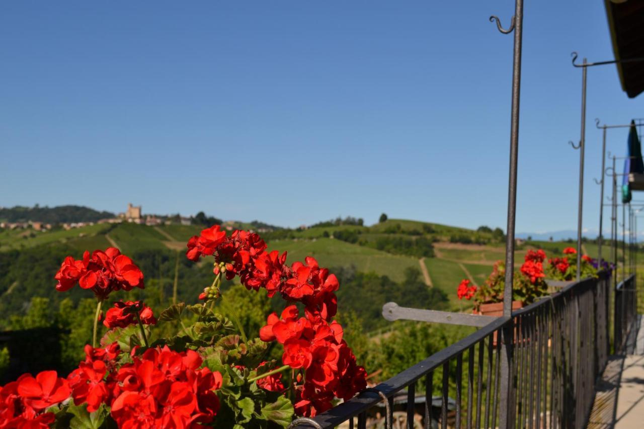 Madama Langa Country House Con Piscina Nelle Vigne Montelupo Albese Exterior photo