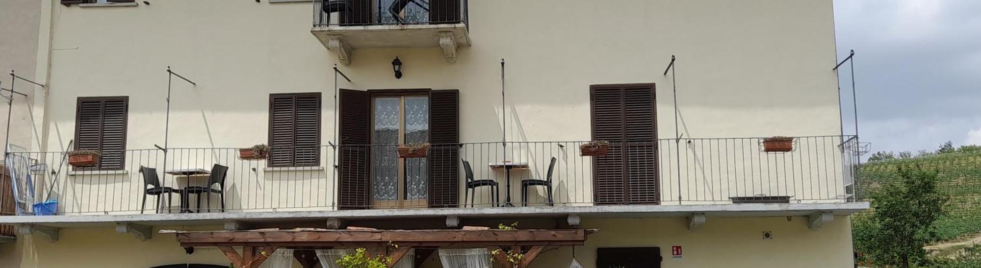 Madama Langa Country House Con Piscina Nelle Vigne Montelupo Albese Exterior photo