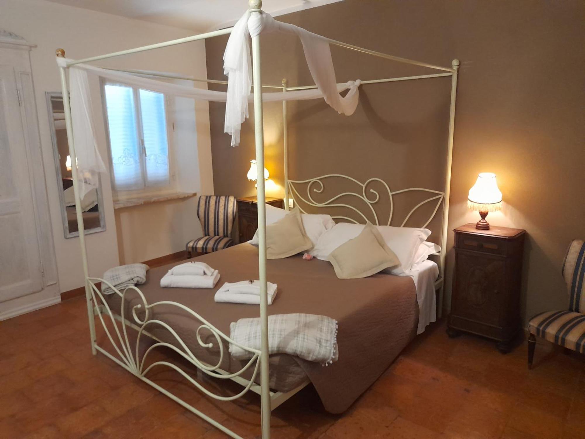 Madama Langa Country House Con Piscina Nelle Vigne Montelupo Albese Exterior photo