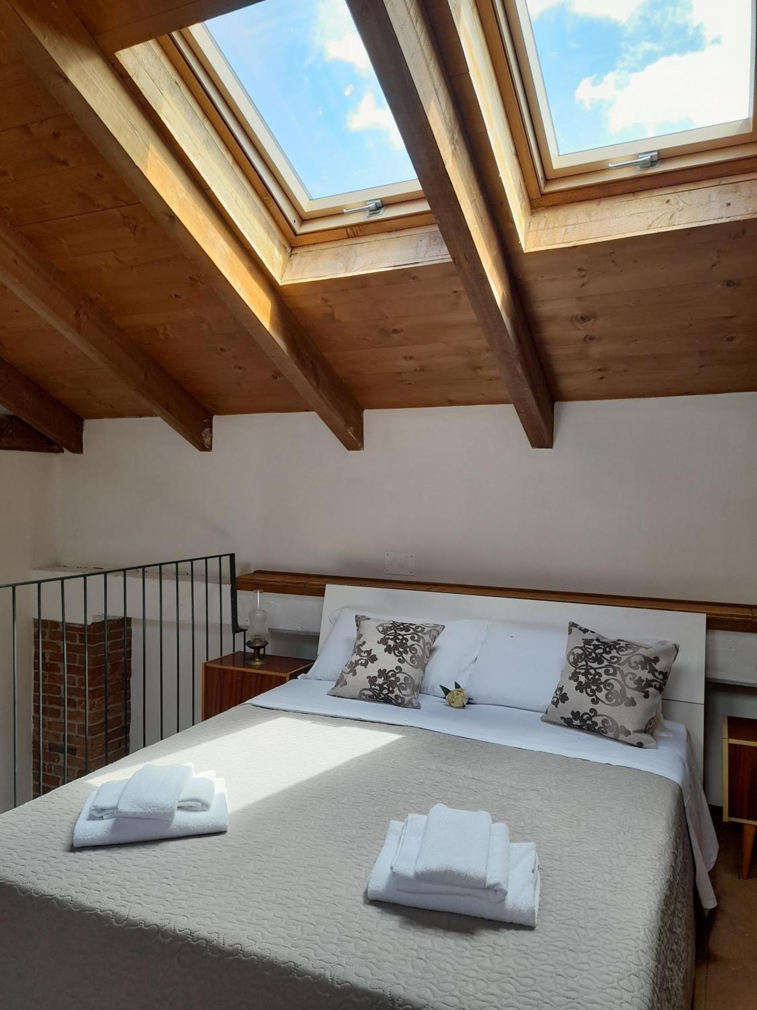 Madama Langa Country House Con Piscina Nelle Vigne Montelupo Albese Exterior photo