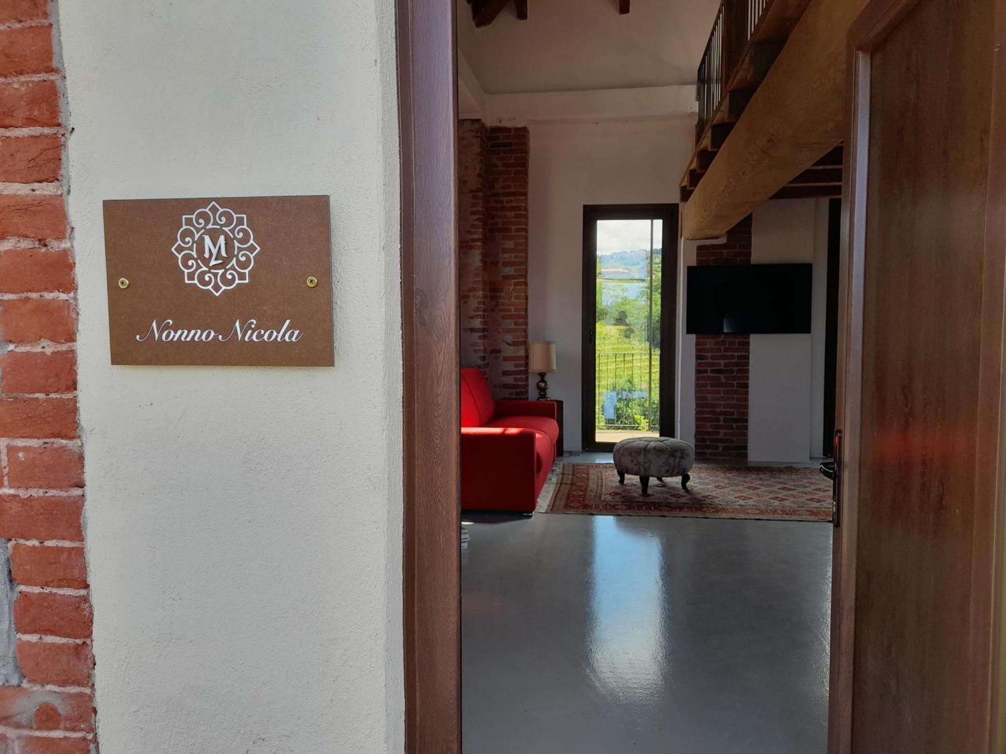 Madama Langa Country House Con Piscina Nelle Vigne Montelupo Albese Exterior photo
