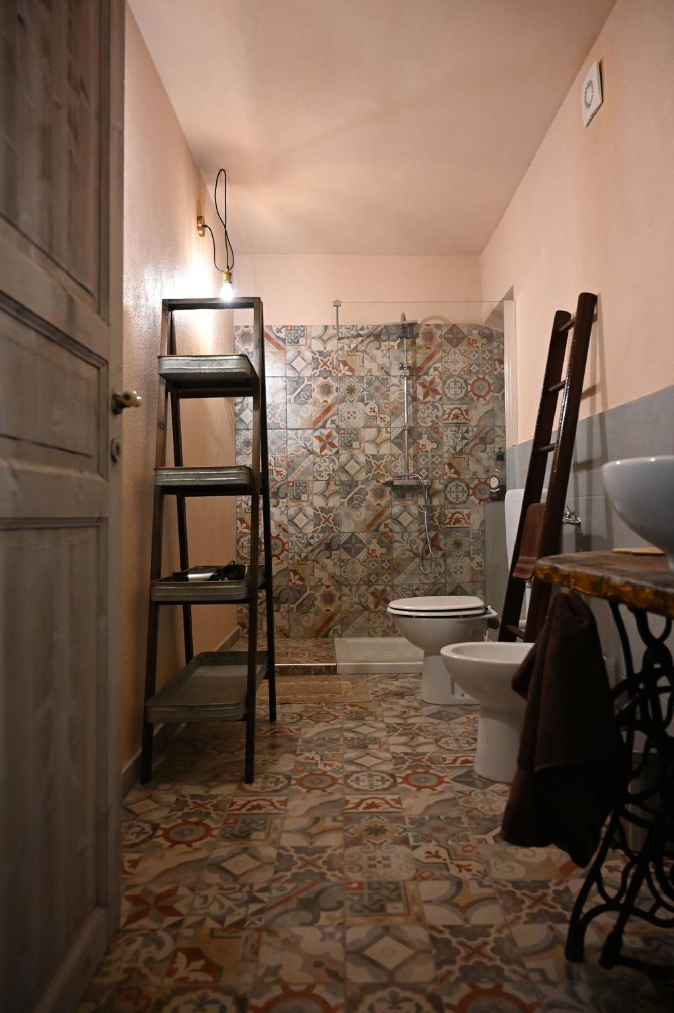 Madama Langa Country House Con Piscina Nelle Vigne Montelupo Albese Room photo